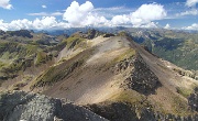 38 Le brulle pendici pietrose della dorsale   Valrossa - Monte dei Frati...